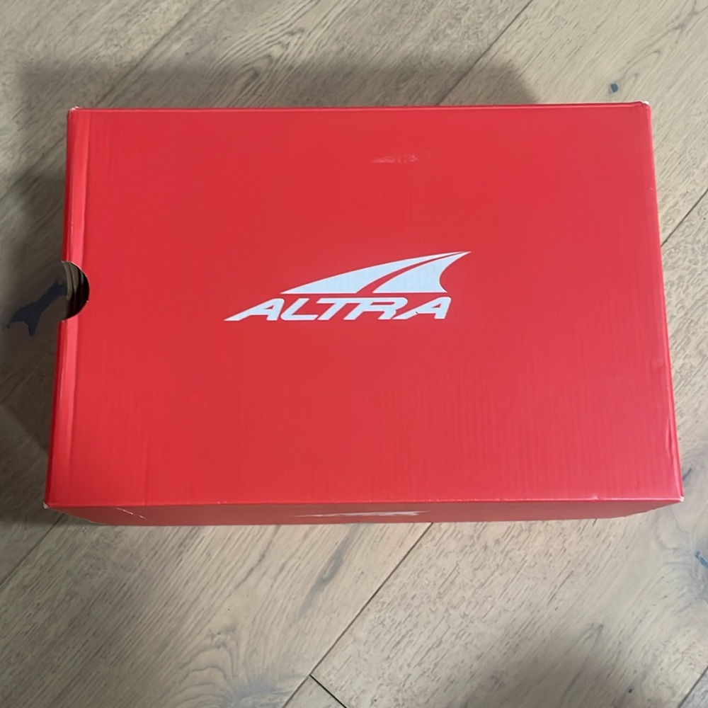 SOLD | ALTRA | Lone Peak All Weather Mid Boot - Picture 4 of 11